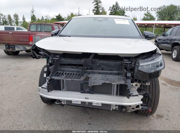 3VVGR7RM9SM072027 2025 VOLKSWAGEN TIGUAN Cream უკანა სალონის ხედი