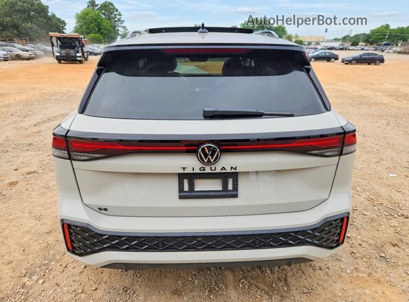 3VVHR7RM4TM021699 2026 VOLKSWAGEN TIGUAN White 