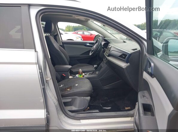 3VVLX7B24NM081641 2022 VOLKSWAGEN TAOS Silver Вид салону спереду