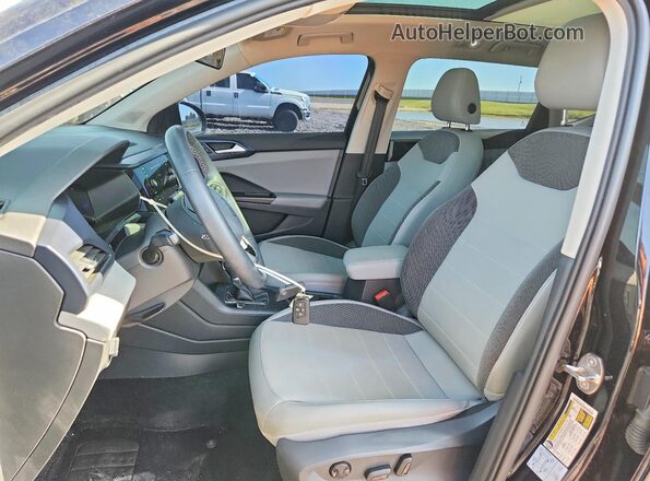 3VVLX7B25NM006236 2022 VOLKSWAGEN TAOS Black Vista interior delantera