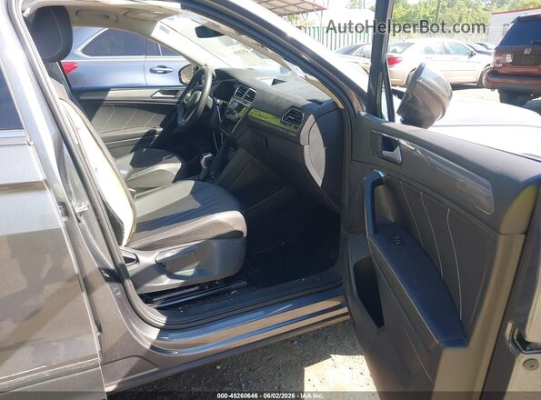 3VVMB7AX1RM108722 2024 VOLKSWAGEN TIGUAN Gray Front interior view