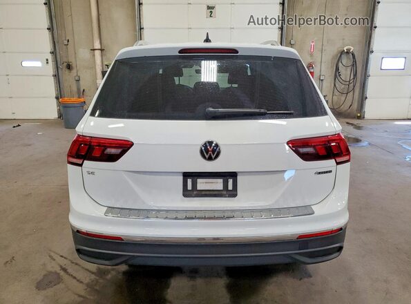 3VVMB7AX2RM063029 2024 VOLKSWAGEN TIGUAN White Rear view