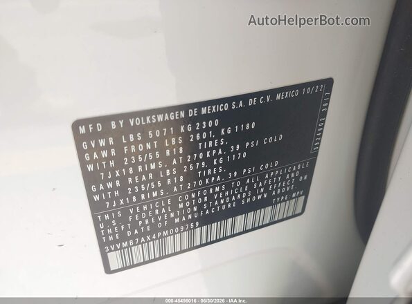 3VVMB7AX4PM009759 2023 VOLKSWAGEN TIGUAN White Widok komory silnika