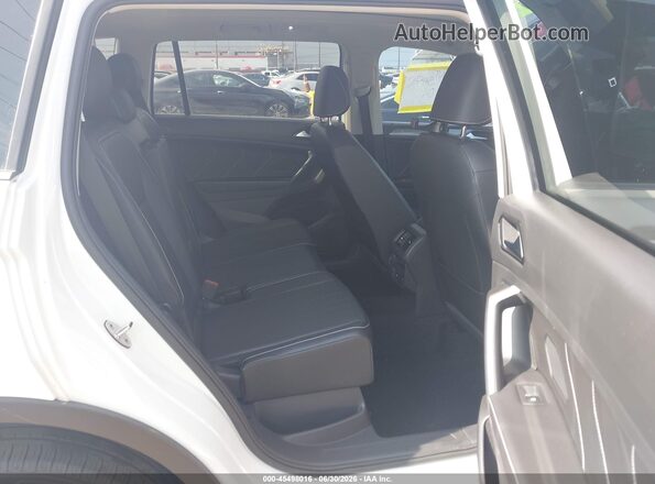 3VVMB7AX4PM009759 2023 VOLKSWAGEN TIGUAN White Widok naklejki z numerem VIN