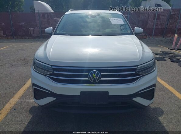 3VVMB7AX4PM009759 2023 VOLKSWAGEN TIGUAN White Widok wnętrza z tyłu