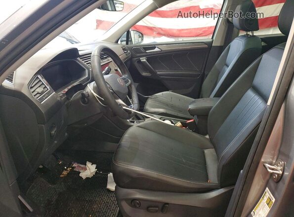 3VVMB7AX5RM021826 2024 VOLKSWAGEN TIGUAN Silver Widok wnętrza z przodu