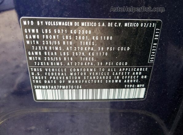 3VVMB7AX7PM070104 2023 VOLKSWAGEN TIGUAN Blue Vista de la etiqueta del VIN