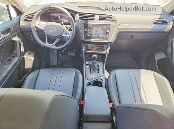 3VVNB7AX1RM173915 2024 VOLKSWAGEN TIGUAN Gray Dashboard view