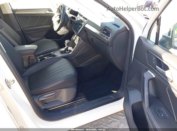 3VVNB7AX2PM027861 2023 VOLKSWAGEN TIGUAN White Vista interior delantera