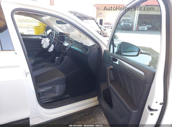 3VVNB7AX2PM034034 2023 VOLKSWAGEN TIGUAN Белый Вид салона спереди