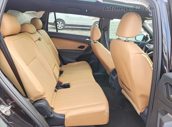 3VVNB7AX2PM067194 2023 VOLKSWAGEN TIGUAN Black Вид задньої частини салону