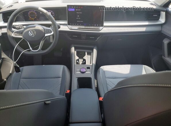 3VVNR7RM1TM035336 2026 VOLKSWAGEN TIGUAN Silver წინა პანელის ხედი