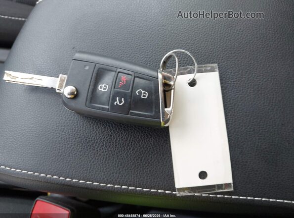 3VVRB7AX1RM211385 2024 VOLKSWAGEN TIGUAN White Vista del salpicadero