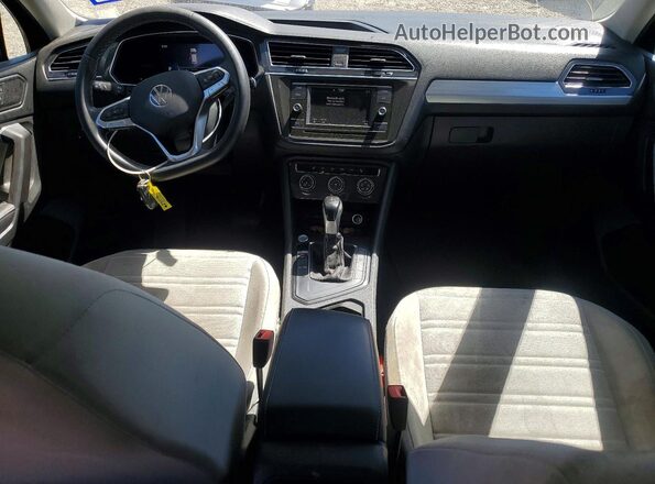 3VVRB7AX9PM063189 2023 VOLKSWAGEN TIGUAN Black Widok deski rozdzielczej