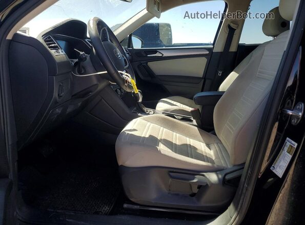 3VVRB7AX9PM063189 2023 VOLKSWAGEN TIGUAN Black Widok wnętrza z przodu