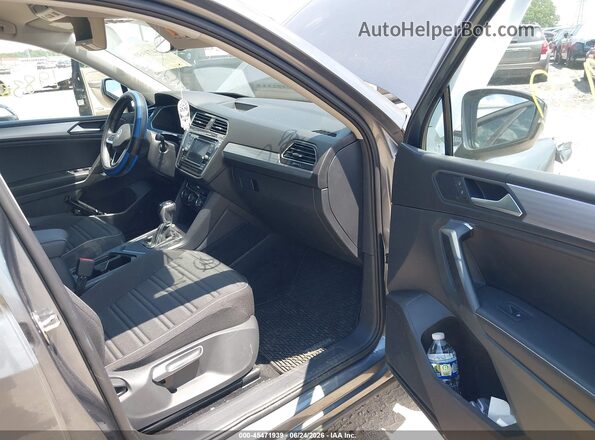 3VVRB7AX9PM076718 2023 VOLKSWAGEN TIGUAN Gray წინა სალონის ხედი