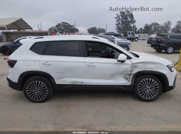 3VVSC7B22SM077090 2025 VOLKSWAGEN TAOS White Սալոնի հետևի տեսք