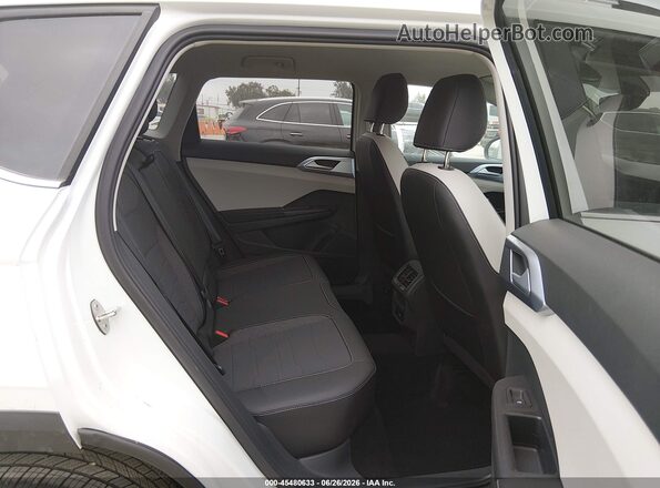 3VVSC7B22SM077090 2025 VOLKSWAGEN TAOS White VIN կոդի պիտակի տեսք