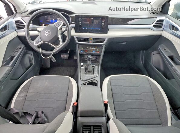 3VVSC7B25TM006354 2026 VOLKSWAGEN TAOS Gray Vista del salpicadero