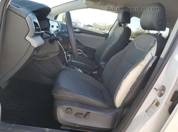 3VVSX7B24PM327196 2023 VOLKSWAGEN TAOS White Widok wnętrza z przodu