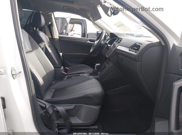 3VVTB7AX1RM222103 2024 VOLKSWAGEN TIGUAN White Widok wnętrza z przodu