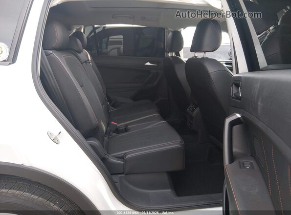 3VVTB7AX1RM222103 2024 VOLKSWAGEN TIGUAN White Widok naklejki z numerem VIN