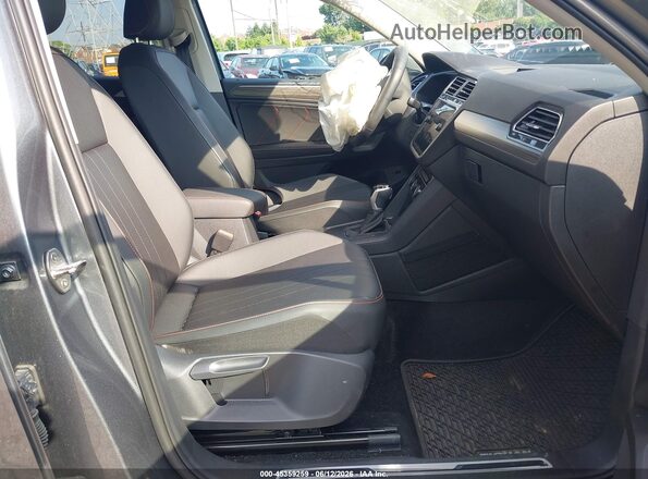 3VVTB7AX9RM232555 2024 VOLKSWAGEN TIGUAN Gray Widok wnętrza z przodu
