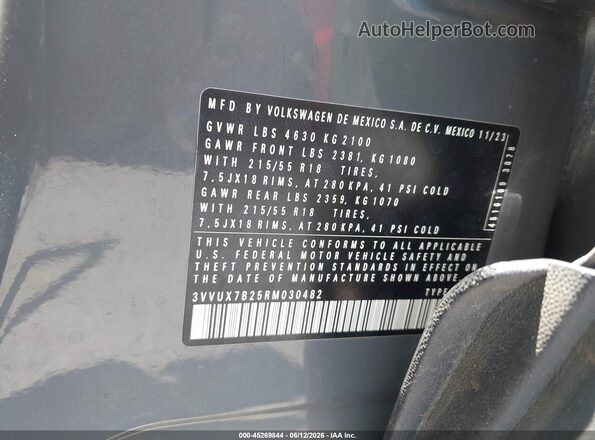 3VVUX7B25RM030482 2024 VOLKSWAGEN TAOS Gray Vista del compartimento del motor