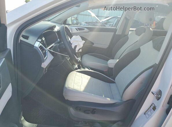 3VVVC7B2XSM005499 2025 VOLKSWAGEN TAOS White წინა სალონის ხედი