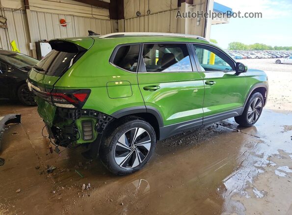 3VVVC7B2XSM043170 2025 VOLKSWAGEN TAOS Зеленый Задняя правая четверть