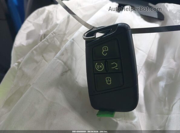 3VVVX7B28RM039455 2024 VOLKSWAGEN TAOS Blue Вид панелі приладів