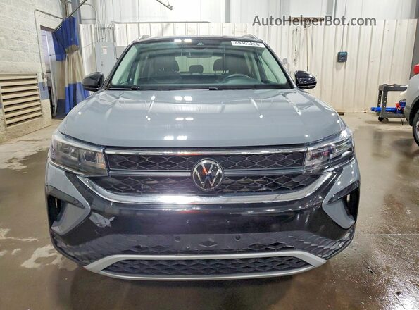 3VVVX7B29RM070035 2024 VOLKSWAGEN TAOS Gray Widok z przodu