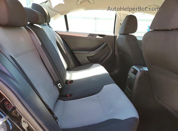 3VW167AJ0HM342153 2017 VOLKSWAGEN JETTA Black უკანა სავარძლების ხედი