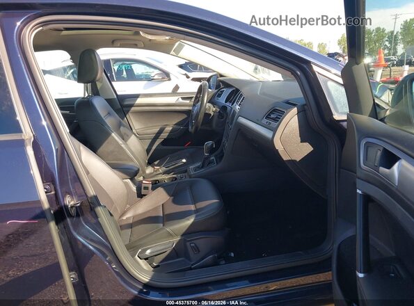 3VW217AU1HM016472 2017 VOLKSWAGEN GOLF Blue Front interior view