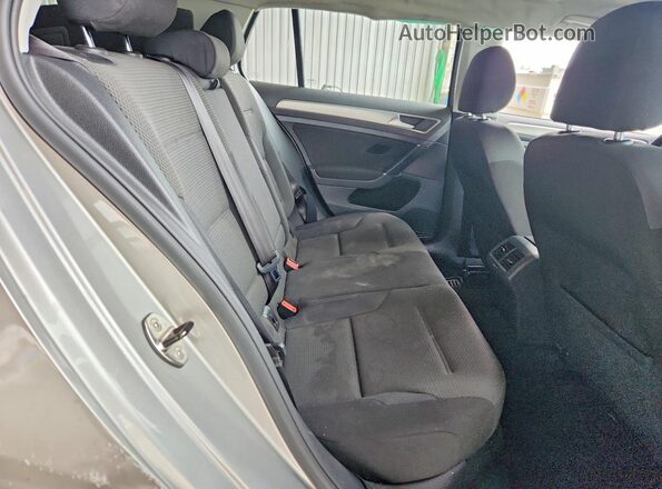 3VW217AU3HM020121 2017 VOLKSWAGEN GOLF Silver Вид задніх сидінь