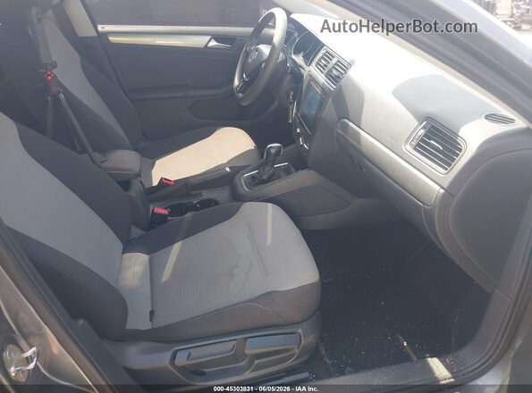 3VW2B7AJ0JM206692 2018 VOLKSWAGEN JETTA Gray წინა სალონის ხედი