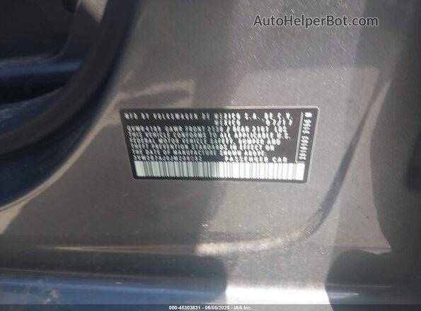 3VW2B7AJ0JM206692 2018 VOLKSWAGEN JETTA Gray ძრავის განყოფილების ხედი