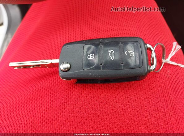 3VW2B7AJ1HM307363 2017 VOLKSWAGEN JETTA Серебряный Вид панели приборов