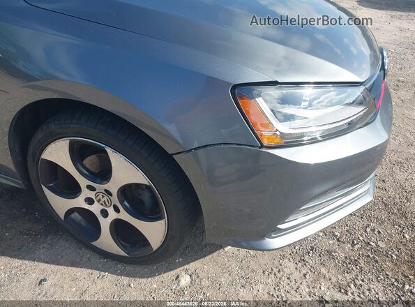 3VW2B7AJ2JM206628 2018 VOLKSWAGEN JETTA Gray Դիմացի տեսք