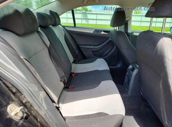 3VW2B7AJ4HM379268 2017 VOLKSWAGEN JETTA Black 
