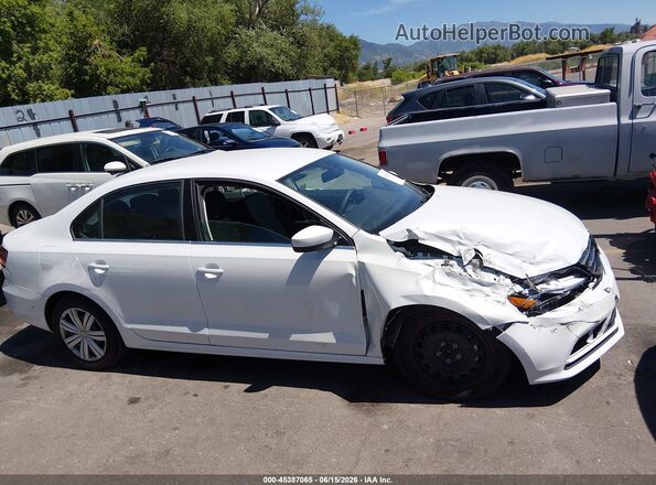 3VW2B7AJ5HM215527 2017 VOLKSWAGEN JETTA White Вид задньої частини салону