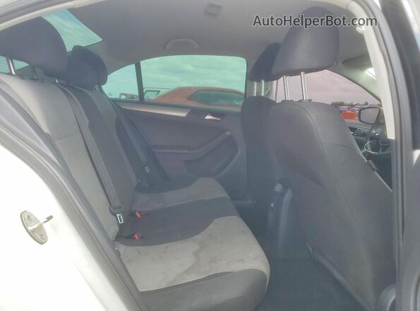 3VW2B7AJ6HM324482 2017 VOLKSWAGEN JETTA White Vista de los asientos traseros