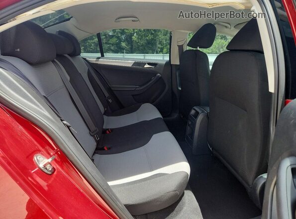 3VW2B7AJ7HM201953 2017 VOLKSWAGEN JETTA Red Հետևի նստատեղերի տեսք