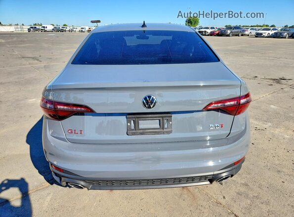 3VW2T7BU8RM070717 2024 VOLKSWAGEN JETTA Gray Вид ззаду