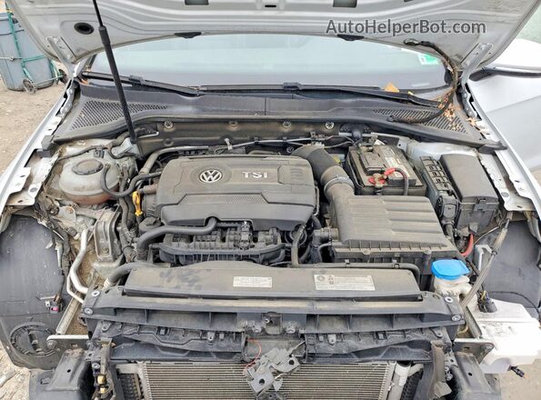 3VW547AU1JM263114 2018 VOLKSWAGEN GTI Silver Vista interior trasera