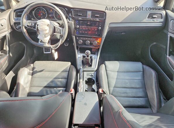 3VW547AU2JM293223 2018 VOLKSWAGEN GTI Зеленый Вид панели приборов