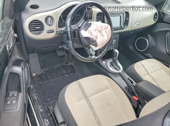 3VW5DAAT2JM505199 2018 VOLKSWAGEN BEETLE Black Vista del salpicadero