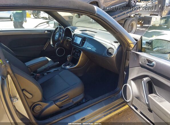 3VW5DAAT4JM515636 2018 VOLKSWAGEN BEETLE Gray წინა სალონის ხედი