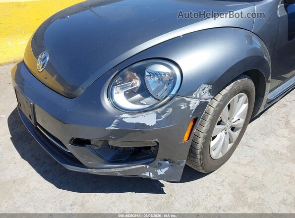 3VW5DAAT4JM515636 2018 VOLKSWAGEN BEETLE Gray 