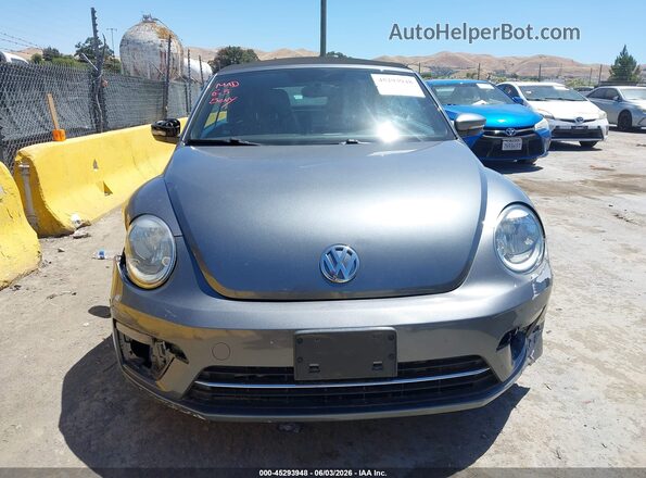 3VW5DAAT4JM515636 2018 VOLKSWAGEN BEETLE Gray ხელსაწყოთა პანელის ხედი